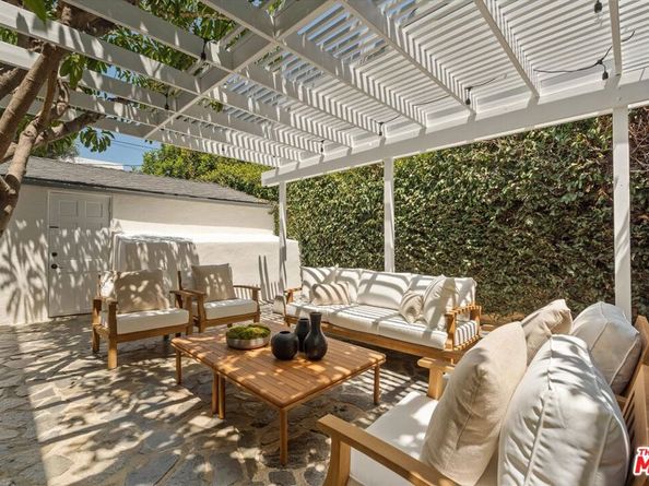560 N Croft Avenue, West Hollywood CA 90048