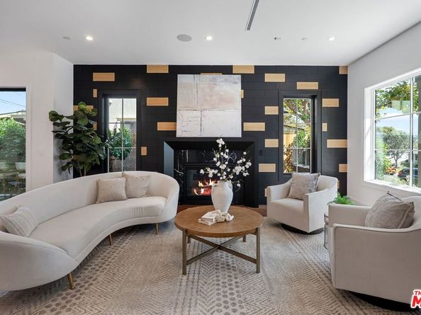 8025 Stewart Avenue, Los Angeles CA 90045