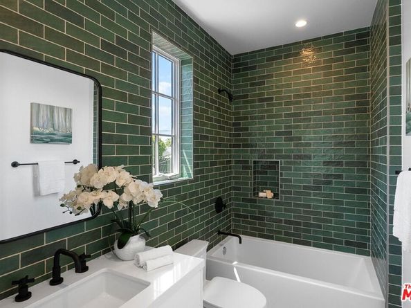 8025 Stewart Avenue, Los Angeles CA 90045