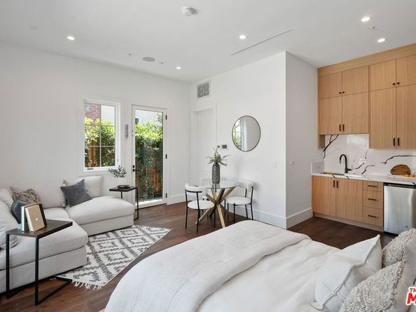 8025 Stewart Avenue, Los Angeles CA 90045