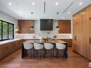 8025 Stewart Avenue, Los Angeles CA 90045