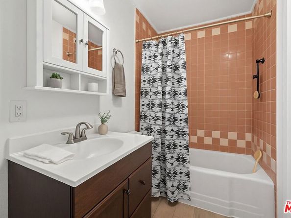 946 Hilldale Avenue, West Hollywood CA 90069