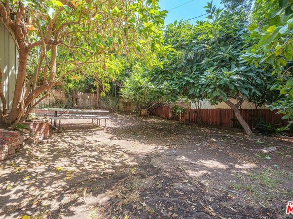 946 Hilldale Avenue, West Hollywood CA 90069