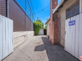 946 Hilldale Avenue, West Hollywood CA 90069