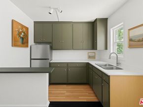 946 Hilldale Avenue, West Hollywood CA 90069