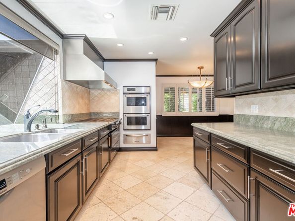 1350 Jonesboro Drive, Los Angeles CA 90049