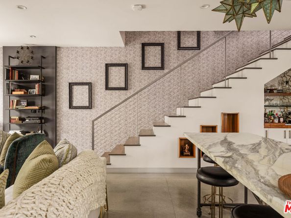 8512 Hargis Street, Los Angeles CA 90034