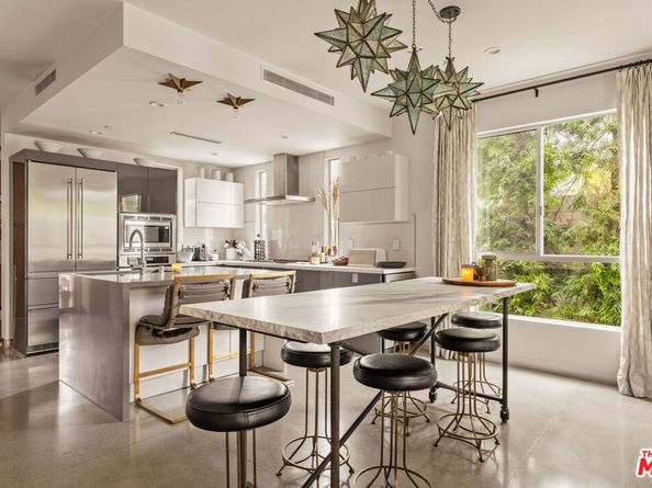 8512 Hargis Street, Los Angeles CA 90034