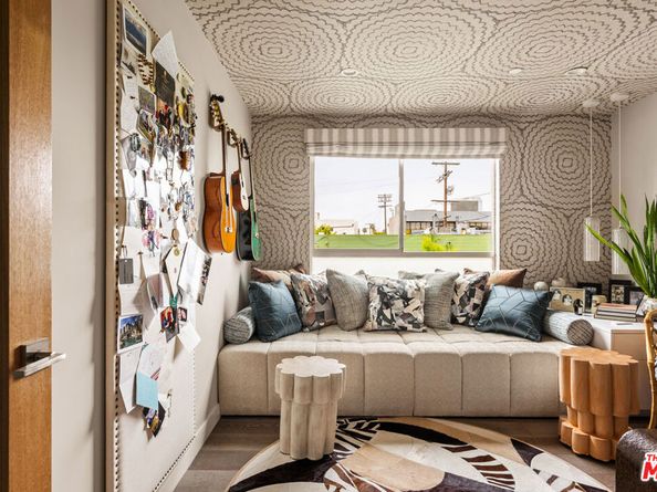 8512 Hargis Street, Los Angeles CA 90034