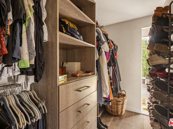 8512 Hargis Street, Los Angeles CA 90034