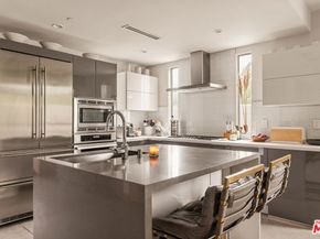 8512 Hargis Street, Los Angeles CA 90034