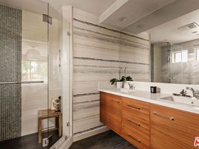 8512 Hargis Street, Los Angeles CA 90034