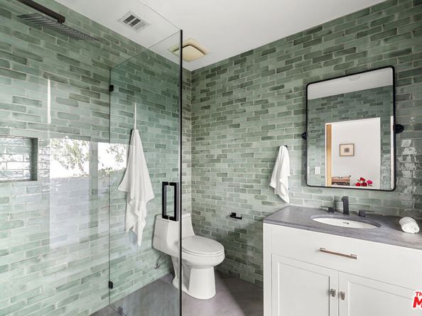 410 Entrada Drive, Santa Monica CA 90402