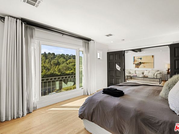 410 Entrada Drive, Santa Monica CA 90402
