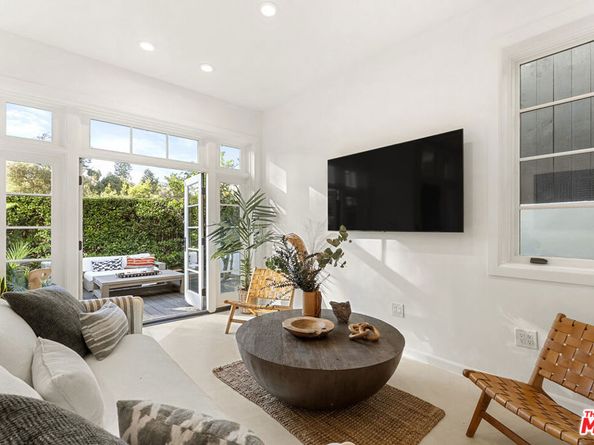 410 Entrada Drive, Santa Monica CA 90402