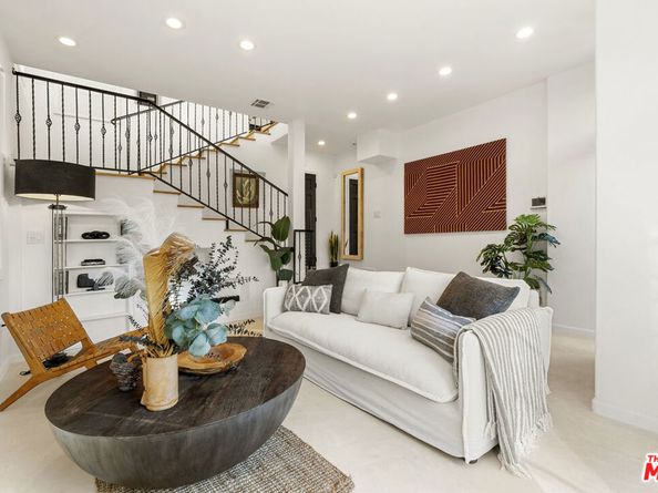 410 Entrada Drive, Santa Monica CA 90402