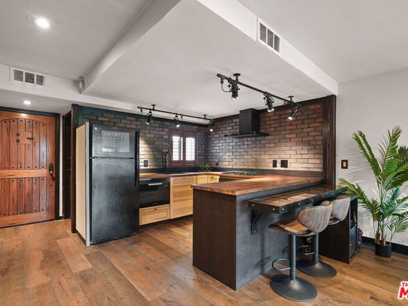 10926 Bluffside Drive 3, Studio City CA 91604