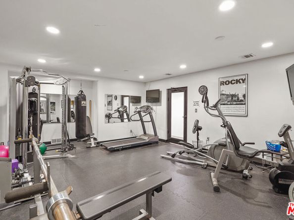 10926 Bluffside Drive 3, Studio City CA 91604