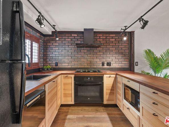 10926 Bluffside Drive 3, Studio City CA 91604