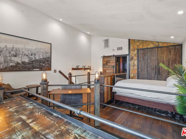 10926 Bluffside Drive 3, Studio City CA 91604