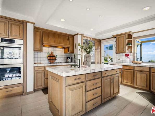 23255 W Paloma Blanca Drive, Malibu CA 90265