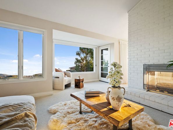 23255 W Paloma Blanca Drive, Malibu CA 90265