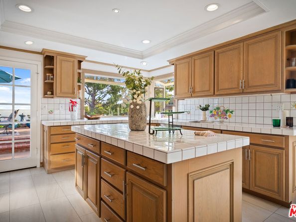 23255 W Paloma Blanca Drive, Malibu CA 90265