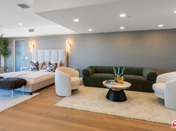 8654 Hollywood Boulevard, Los Angeles CA 90069