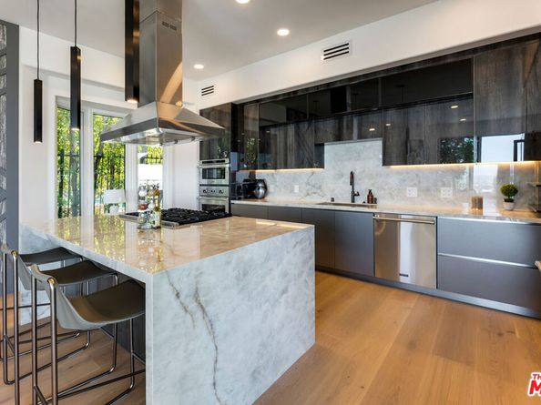 8654 Hollywood Boulevard, Los Angeles CA 90069