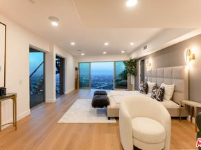 8654 Hollywood Boulevard, Los Angeles CA 90069