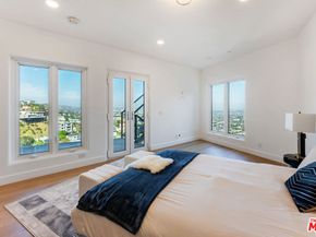 8654 Hollywood Boulevard, Los Angeles CA 90069