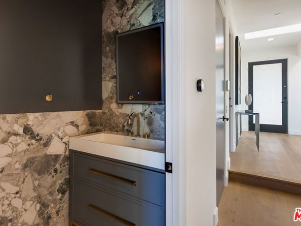 8654 Hollywood Boulevard, Los Angeles CA 90069