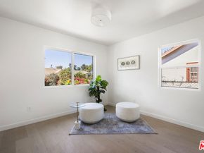 4918 10th Avenue, Los Angeles CA 90043
