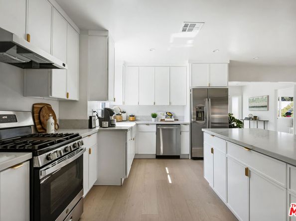 4918 10th Avenue, Los Angeles CA 90043