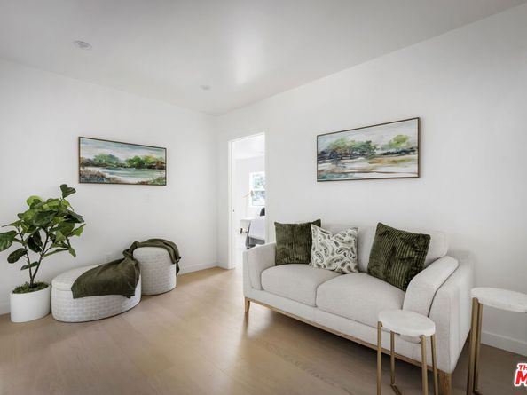 4918 10th Avenue, Los Angeles CA 90043