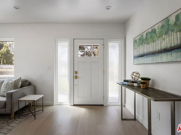 4918 10th Avenue, Los Angeles CA 90043