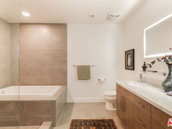 6001 Carlton Way 105, Los Angeles CA 90028