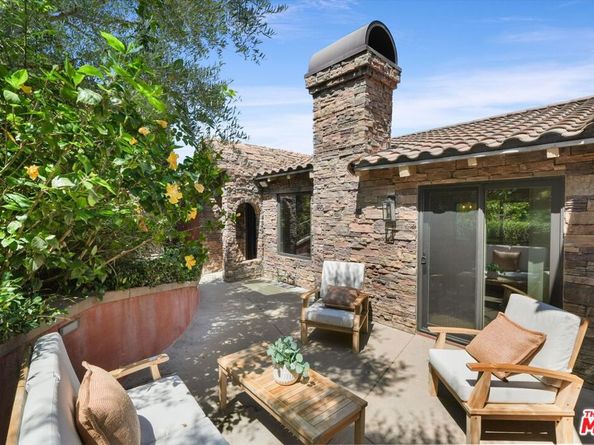 3310 Bennett Drive, Los Angeles CA 90068