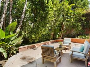 3310 Bennett Drive, Los Angeles CA 90068