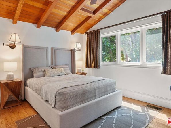 3310 Bennett Drive, Los Angeles CA 90068