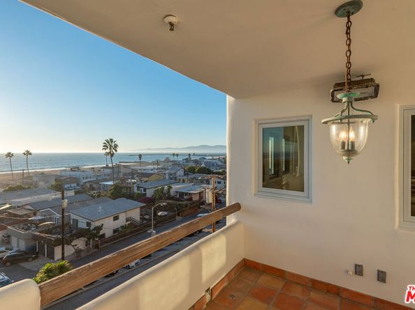 7047 Vista Del Mar Lane, Playa Del Rey CA 90293