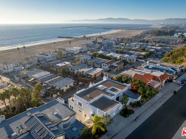 7047 Vista Del Mar Lane, Playa Del Rey CA 90293