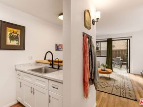 320 S Ardmore Avenue 111, Los Angeles CA 90020