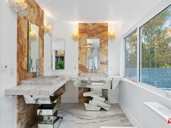 2250 Nichols Canyon Road, Los Angeles CA 90046