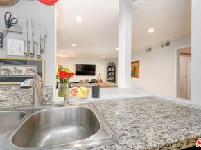 12416 Moorpark Street A, Studio City CA 91604