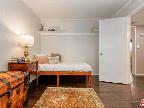 12416 Moorpark Street A, Studio City CA 91604