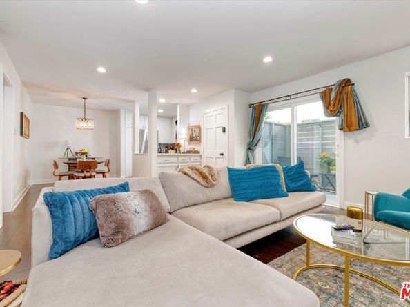 12416 Moorpark Street A, Studio City CA 91604
