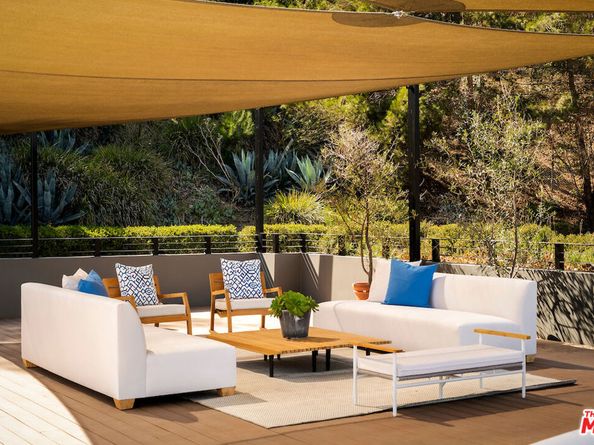 17335 Tramonto Drive, Pacific Palisades CA 90272