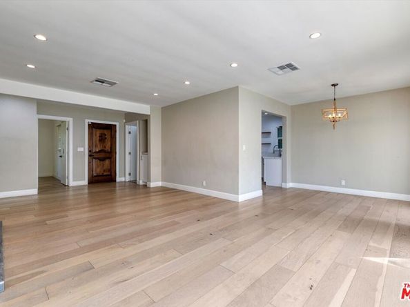 12814 Collins Street, Valley Village CA 91607