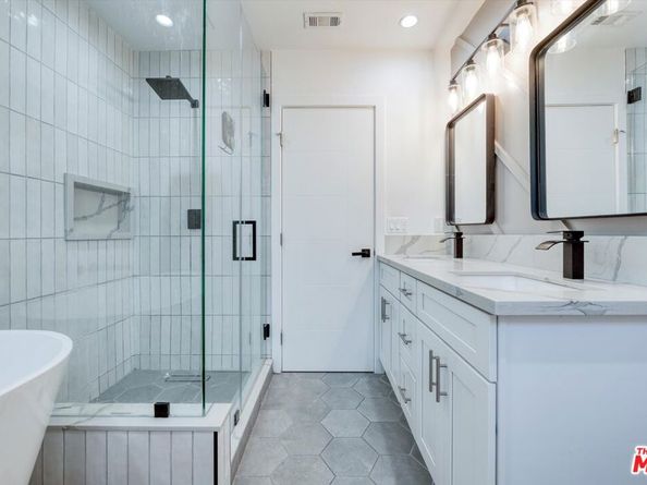 12814 Collins Street, Valley Village CA 91607